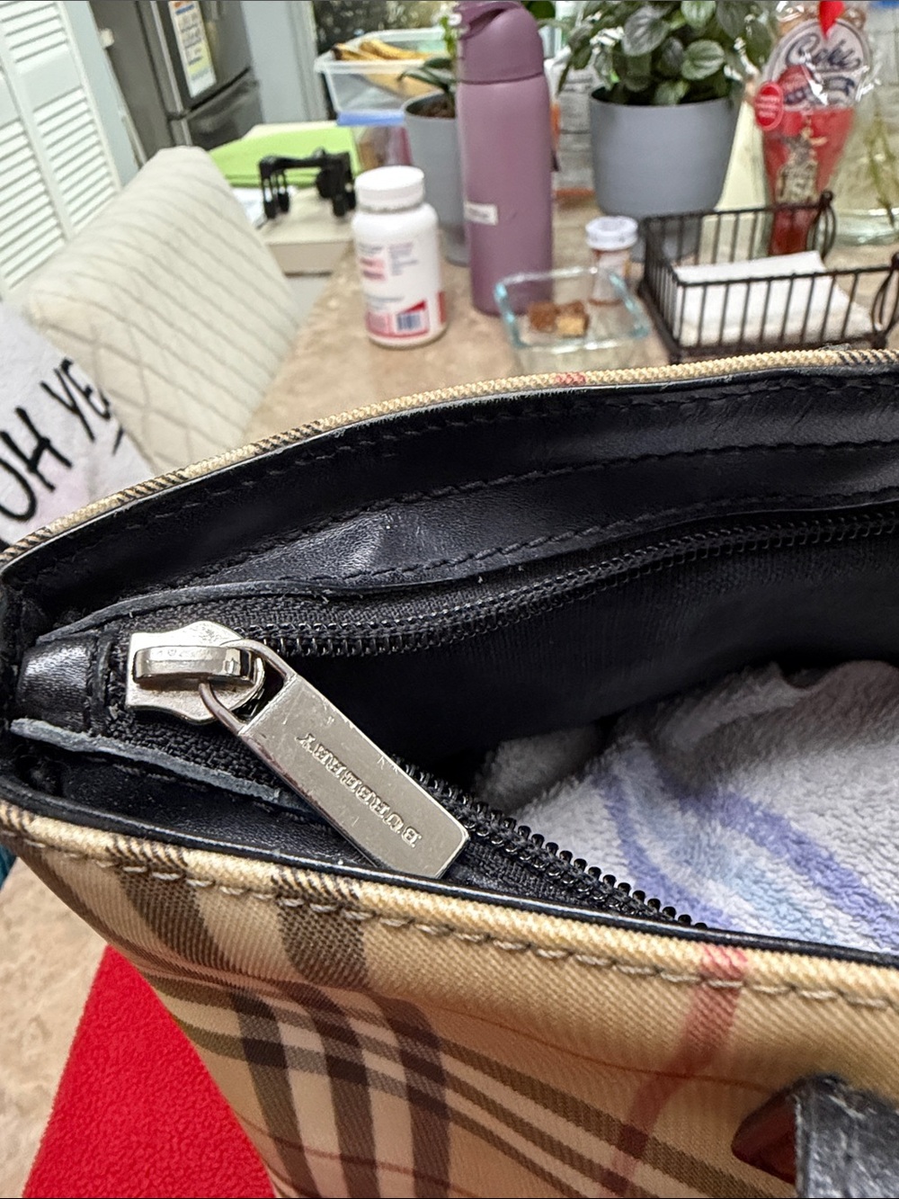 Burberry Beige Check Tote with Black Leather Handles - Picture 5 of 6